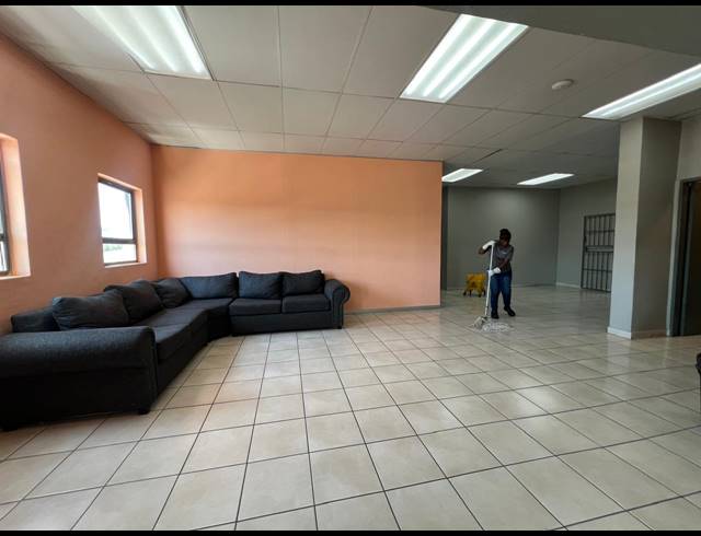 1,093M² WAREHOUSE TO LET IN STRIJDOMPARK